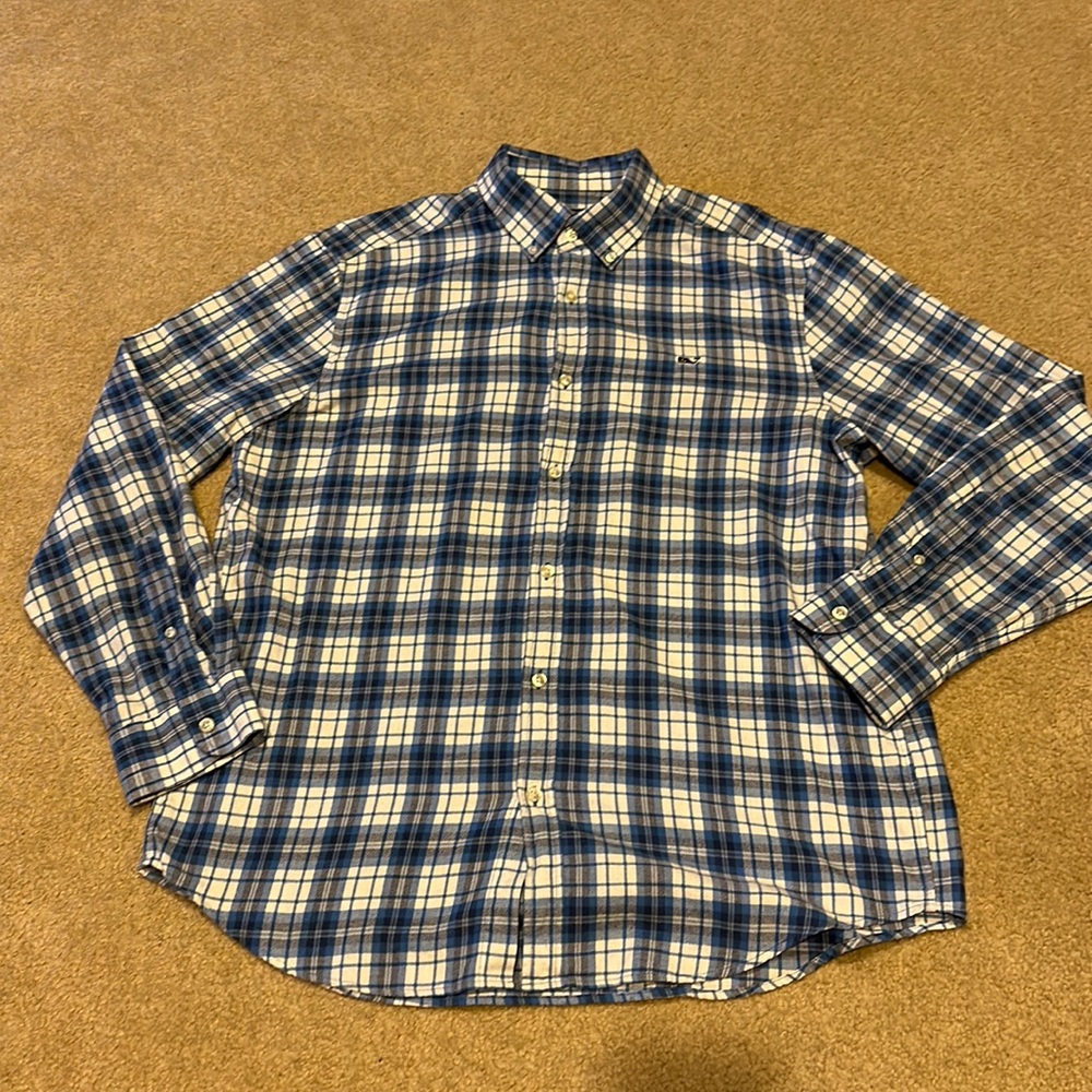 Men’s Vineyard Vines button down shirt